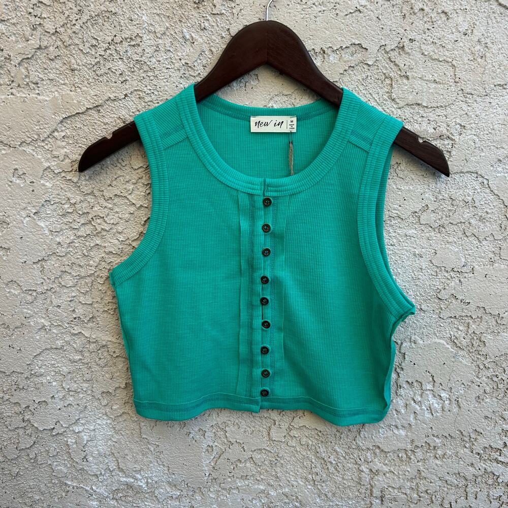 NWT New In Ribbed Button Front Crop Tank Size Womens Medium